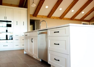 island in custom saltair home