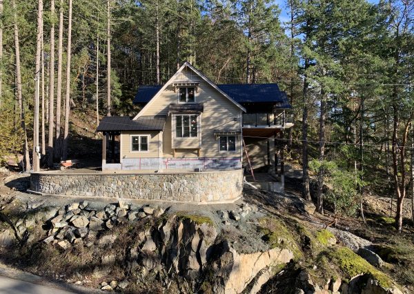 exterior design of custom carriage home in cowichan valley