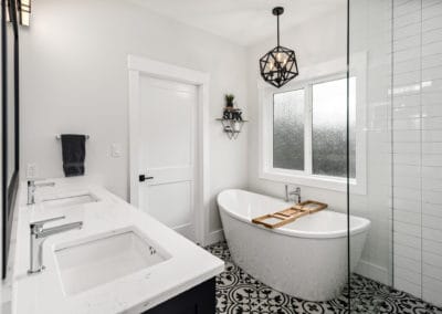 Modern farmhouse ensuite