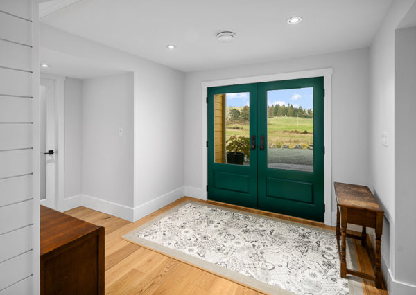 Main entryway with inset tile mat