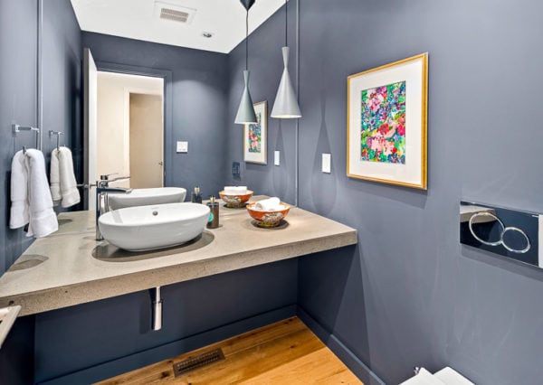 Blue and concrete powder room, modern style