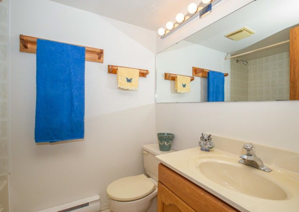 powder room before renovation