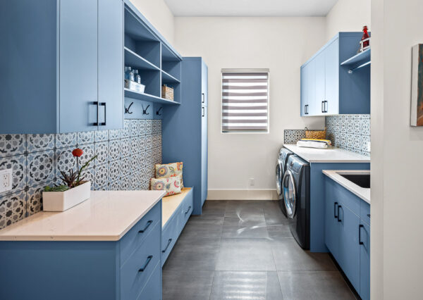 Chemainus custom home mudroom and laundry room combination