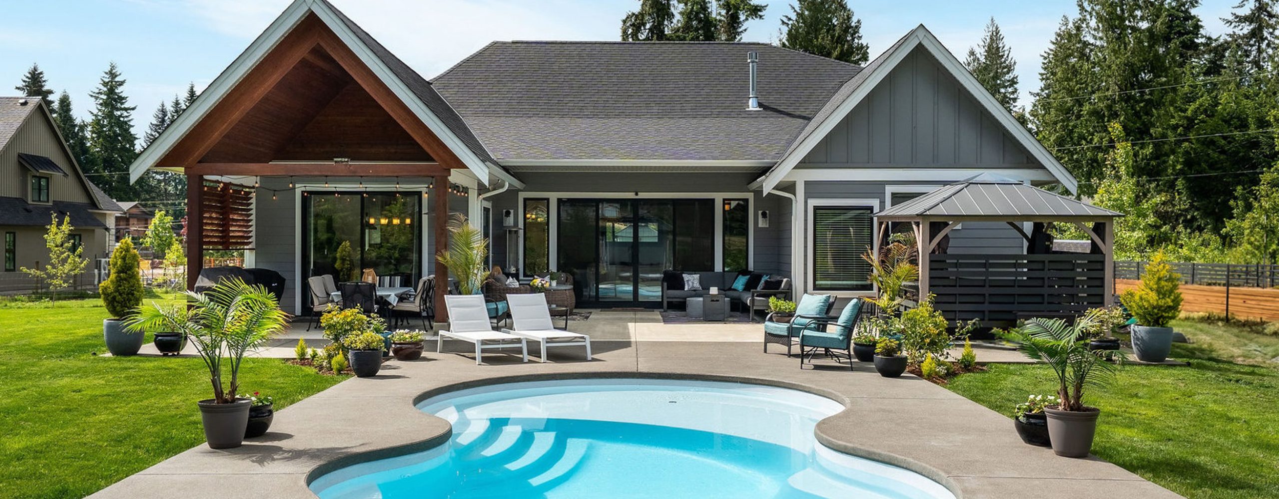 Home-with-pool-banner Custom home with pool in the Cowichan Valley