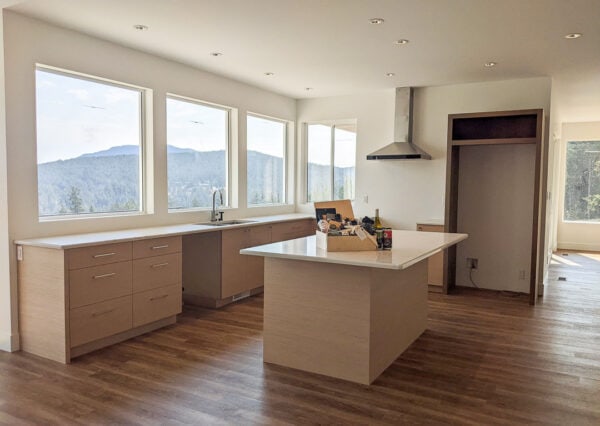 Seascape duplex kitchen