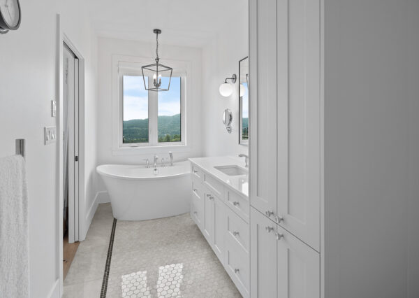 Master ensuite Viewscape custom home