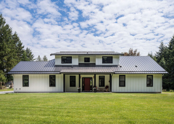 Front Exterior Photo of Modern Family Farmhouse
