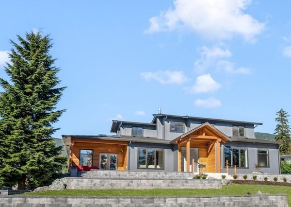 Lake Cowichan Custom Home