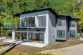 Youbou Luxury Waterfront Home